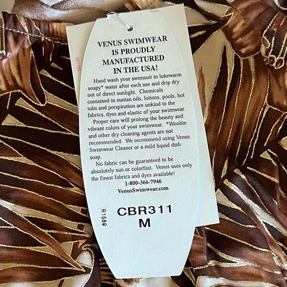 VENUS Swim One Piece - Picture 3 of 7